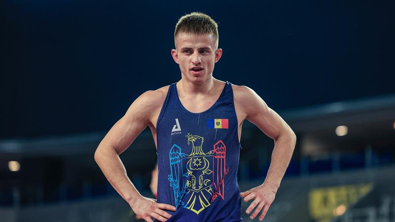 Luptătorii moldoveni, aproape de podium la Europenele de la Tirana: Corneliu Rusu, în semifinale. Cu cine se va întâlni în sferturi Mihail Bradu