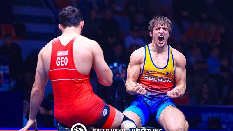 (foto) Succese în lanț pentru luptătorii moldoveni: Eugeniu Mihălcean a cucerit medalia de bronz la Campionatul European de la Tirana