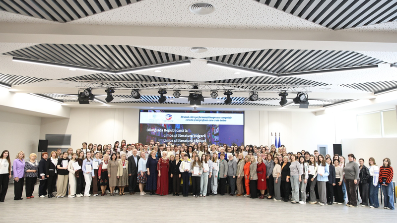 Drum liber spre nota „10” din oficiu: 64 de elevi, premiați la Olimpiadele Republicane de limbi materne