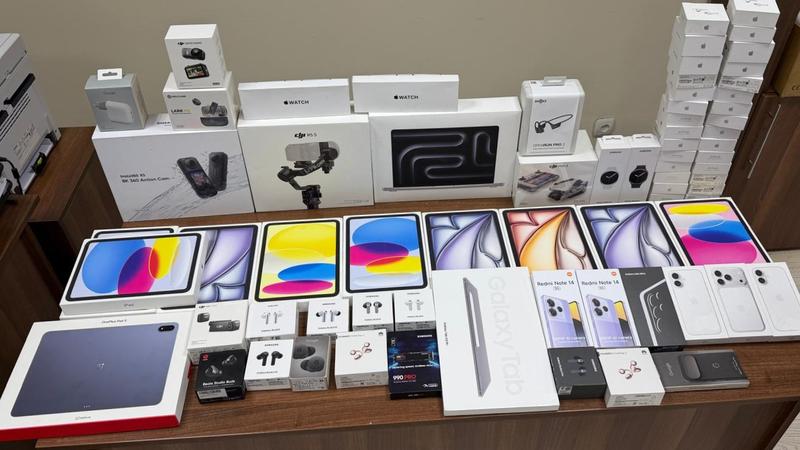 (foto) Sprinter „dotat” ilegal: Peste 70 telefoane, tablete și ceasuri inteligente, depistate la Leușeni