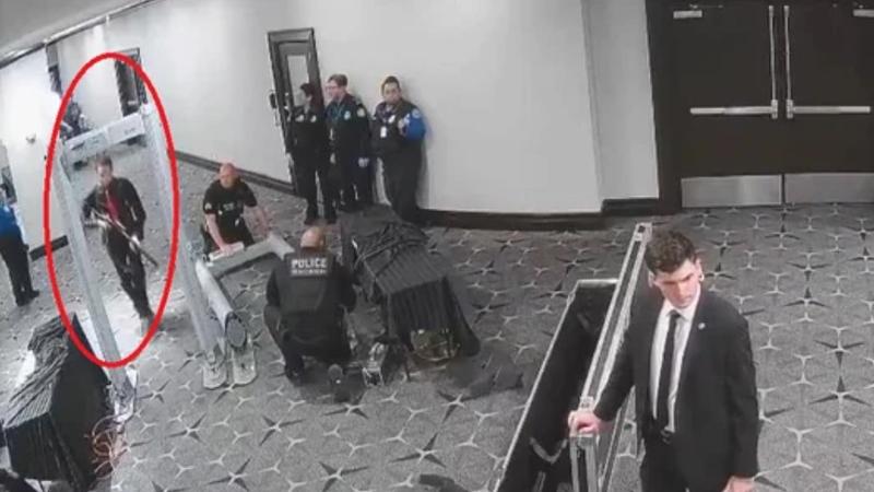 (video) Imagini din timpul atacului de la Dineul Corespondenților, publicate pe rețele: Momentul în care atacatorul apare în hol și trage în agenții de securitate