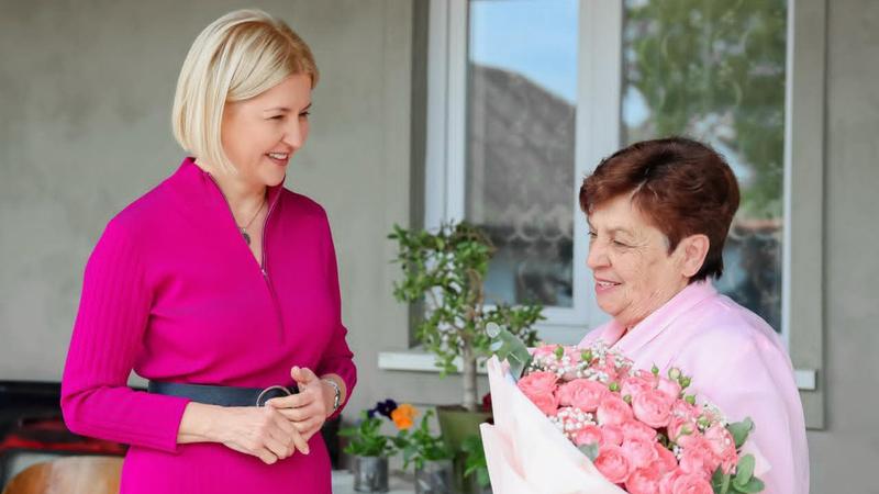 (video) De Ziua Muncii, Irina Vlah a vizitat-o pe Sofia Boiko: „O femeie extraordinară, care la 79 de ani continuă să muncească”