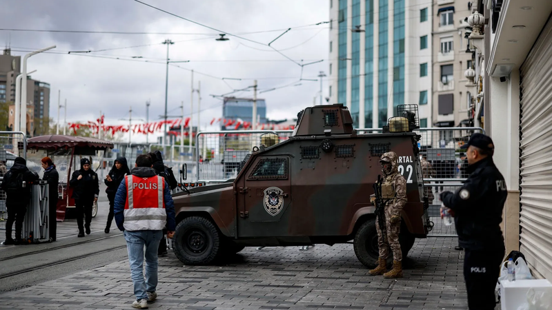 (video) Violențe și gaze lacrimogene la protestele de 1 Mai din Istanbul: Sute de persoane, reținute