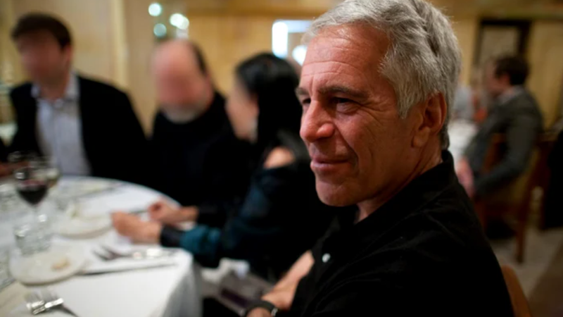 „E timpul să-mi iau rămas-bun”. Un presupus bilet de adio al lui Jeffrey Epstein, ținut secret aproape șapte ani într-un tribunal din New York