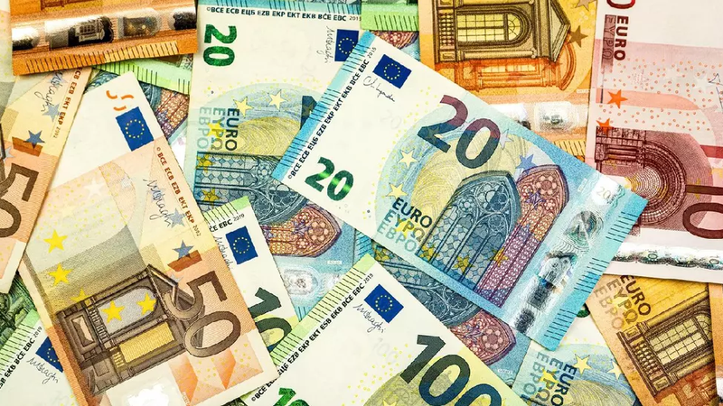 Record după record în România: Euro a ajuns la 5,19 roni, cel mai mare curs din istorie, înaintea moțiunii PSD-AUR. Efecte în lanț în economie și în buzunare