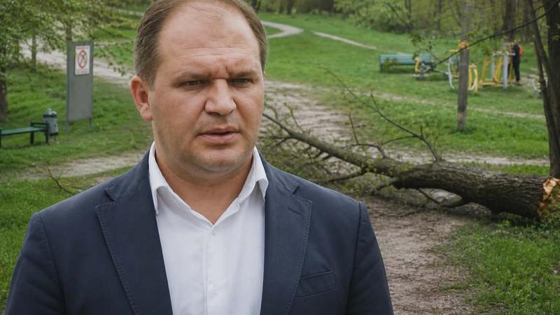 (video) Ceban cere Poliției clarificări pe informația privind decesul unui bărbat în parcul de la Rîșcani: „Misterios, am înțeles că nu au găsit nici creanga”