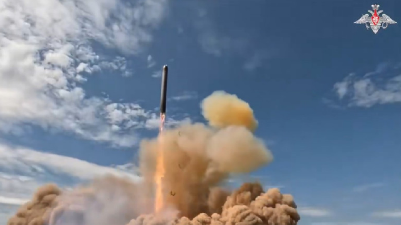 (video) Rusia anunță un test reușit al rachetei „apocalipsei” Sarmat, după ani de lansări eșuate. Imagini publicate de Kremlin