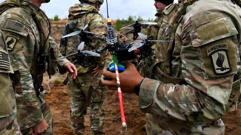 Pentagonul trimite militari în Ucraina pentru a învăța războiul dronelor: Kievul devine laboratorul militar al Occidentului