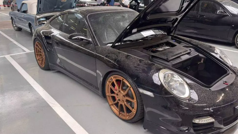 25 de mașini de lux, printre care Porsche, Mustang, BMW M și Mercedes-AMG, confiscate din garajul unei asistente medicale în Belgia: Statul a vândut 23 dintre ele cu 847 mii €