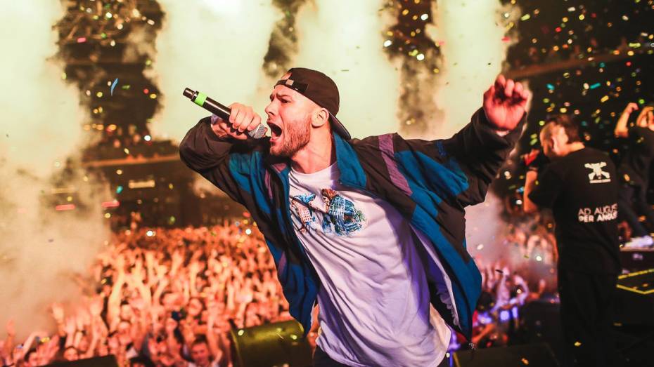 Bucureștiul, în alertă de gradul zero: Max Korj, celebru pentru show-uri scăpate de sub control, urcă pe Arena Națională. Mobilizare cu dispozitive NATO și agenți secreți