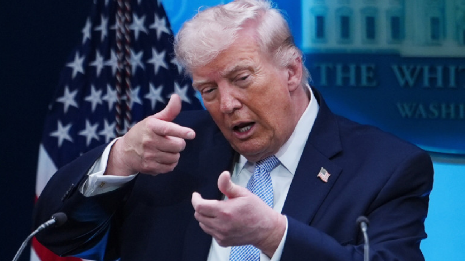 (foto) „Adios”: Donald Trump a distribuit o imagine AI care evocă un atac al SUA asupra Iranului
