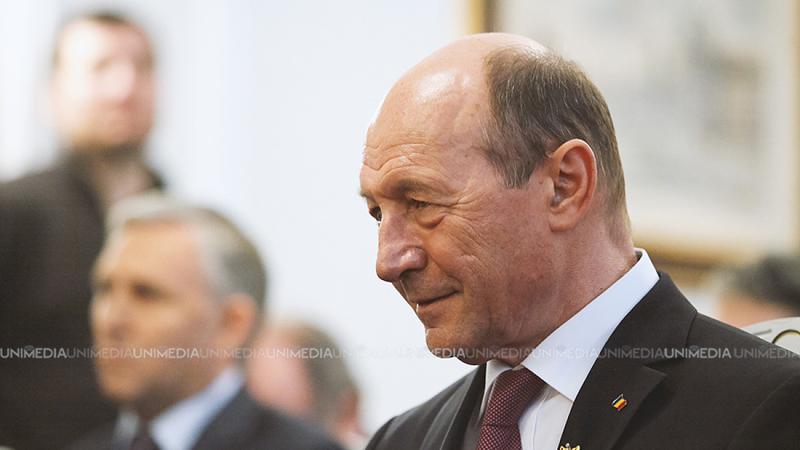 (doc) Ultima oră! Maia Sandu i-a redat cetățenia lui Traian Băsescu, la 8 ani după ce Igor Dodon i-a retras-o: „De astăzi sunteți și concetățeanul nostru”