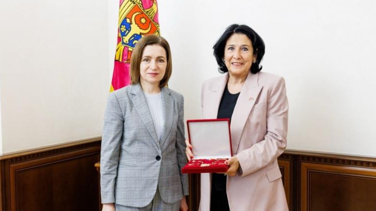 (video) Maia Sandu: „Fosta președinta a Georgiei mi-a povestit cum oamenii care merg la protest și stau în stradă fără să zică nimic ajung la închisoare, după metodele rusești”