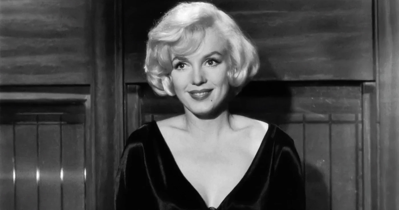 (video) Când Regina Hollywood-ului „a arătat prea mult” la Palat: Întâlnirea dintre Marilyn și Elisabeta a rămas legendară