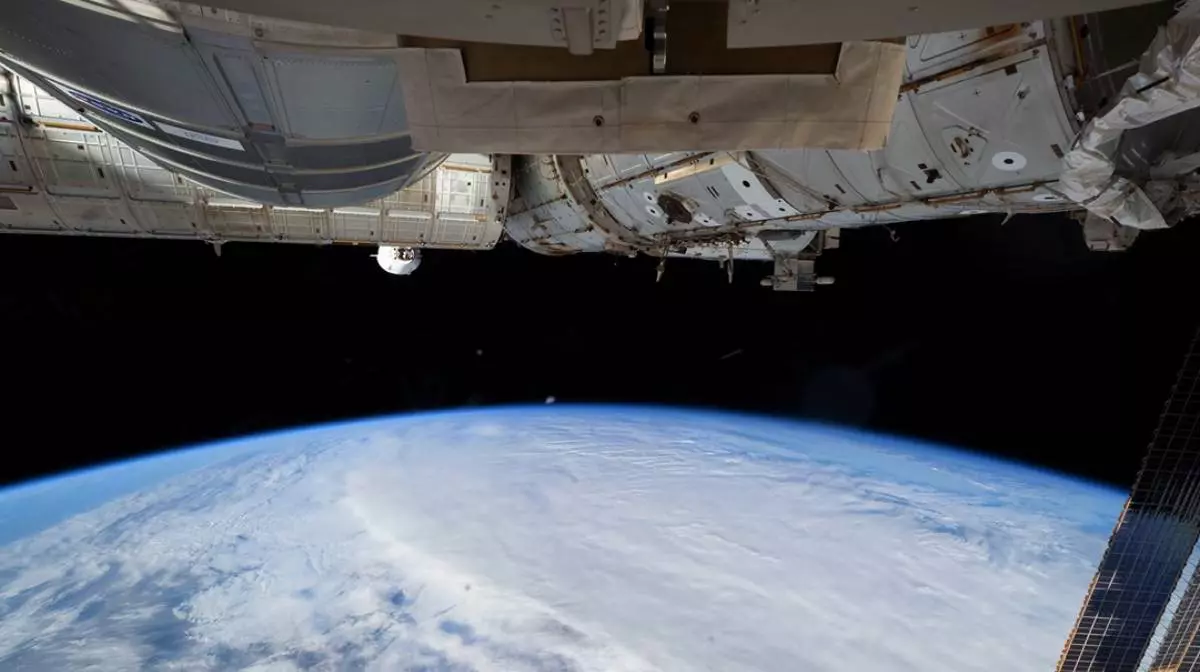 (foto/video) „Cercurile uriașe” care se văd din spațiu, semnul luptei pentru apă pe Pământ: Ce a observat o astronaută de la 400 de kilometri altitudine
