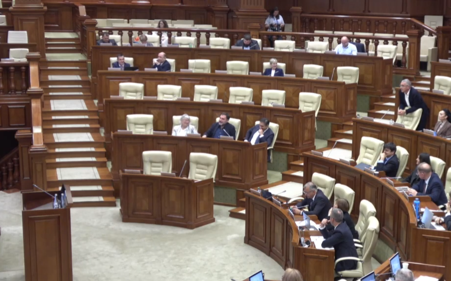 (stop cadru) Mark Tkaciuk, întrebat ce poziție are ca deputat neafiliat, pe marginea unui proiect: „Ne-am sfătuit și am decis...”