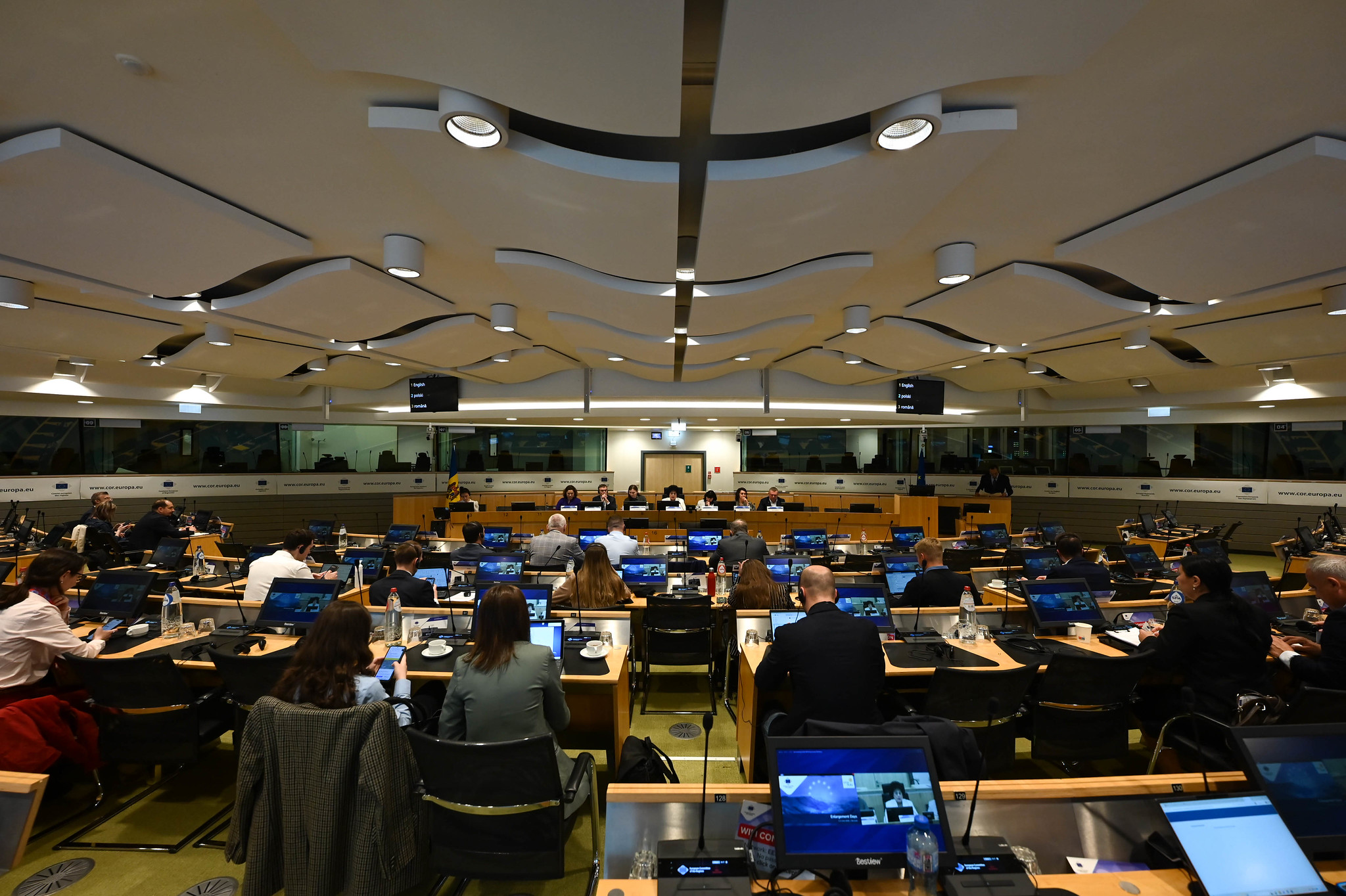 CALM bate alarma la Bruxelles, pe reforma teritorială: „Primarii sunt puși în situația să se autolichideze benevol”