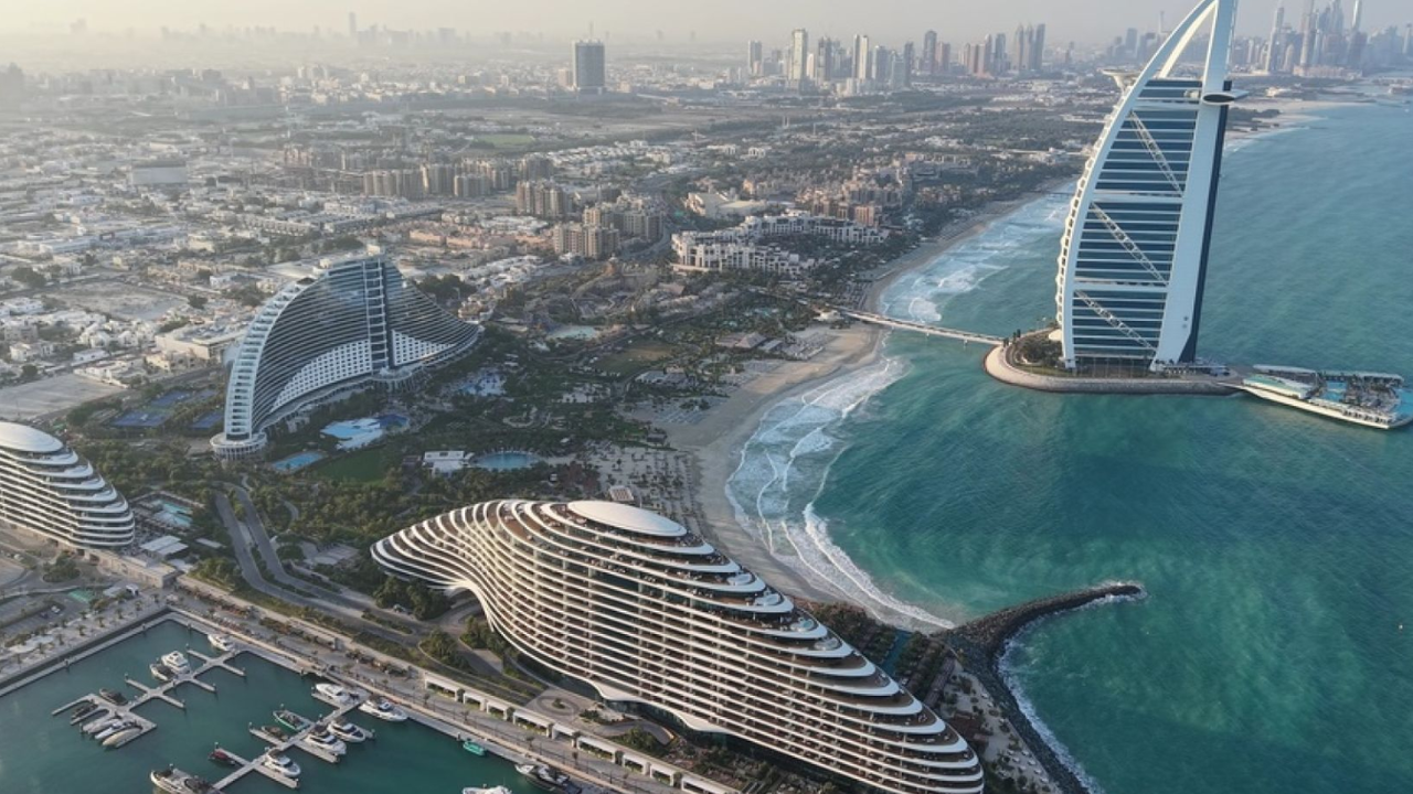 În lipsa turiștilor, hotelurile de lux din Dubai au scăzut p