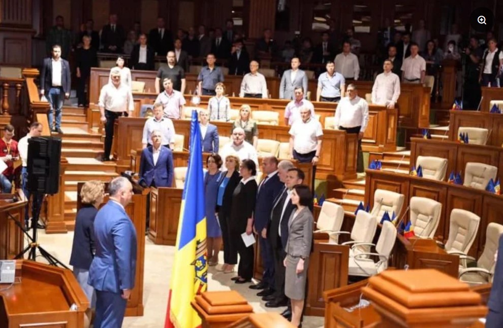 „De la un stat capurat, colorat în albastru, am ajuns la unu