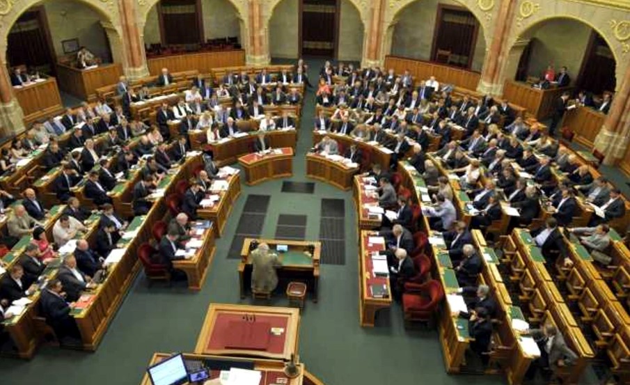 Ungaria reduce drastic salariile parlamentarilor: Ce venitur