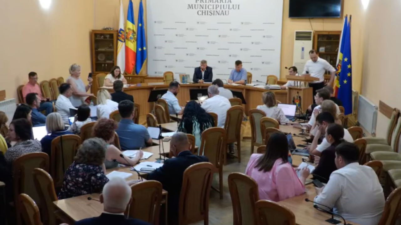 (video) Ședință de nicio oră la CMC: Consilierii au luat pau