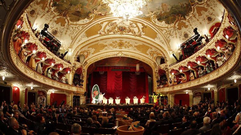 Imagini pentru Teatrul National din Iasi, al 2-lea cel mai frumos din lume. Istoricul cladirii vechi de peste 100 de ani